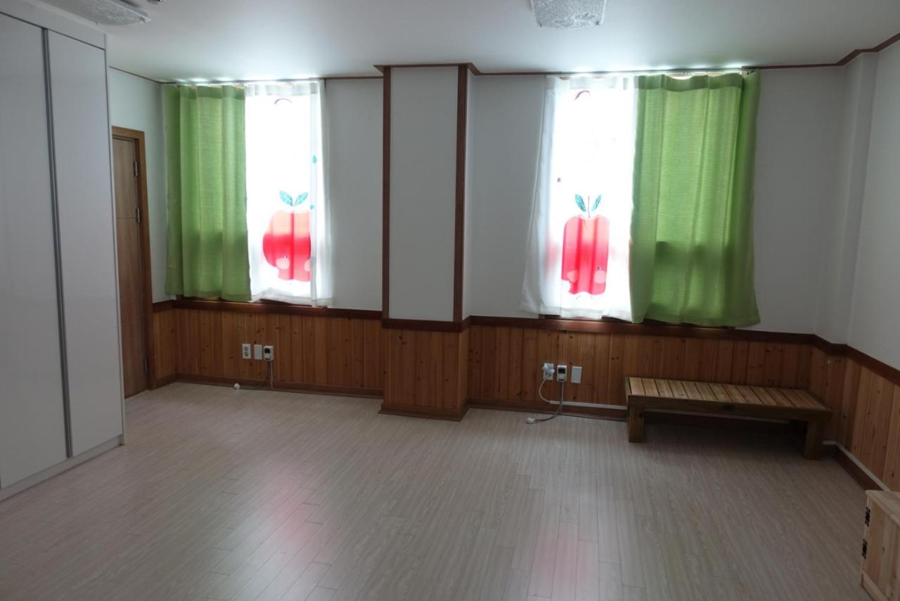 Pongdang Guesthouse Jeonju Buitenkant foto